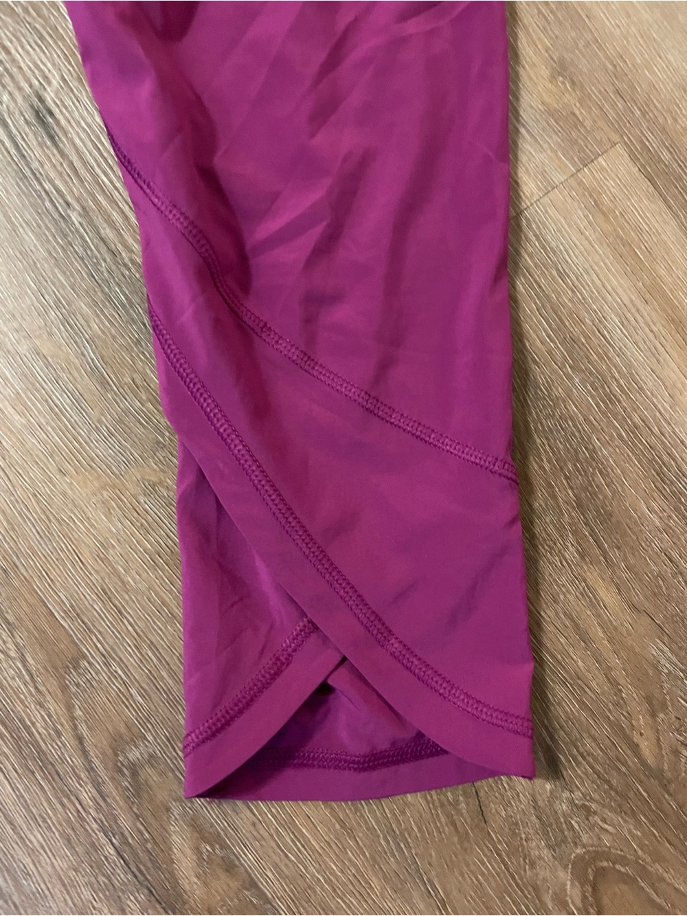 Lululemon Tranquil Crop size 2 - Picture 4 of 8